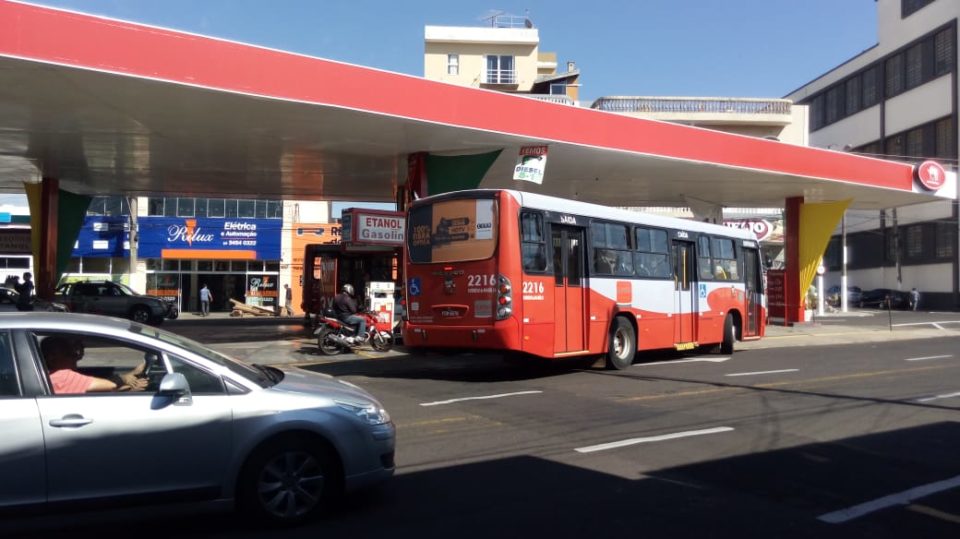 Horários de linhas de ônibus são alterados por conta da greve