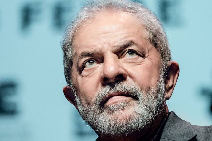 Força-tarefa diz que frigobar pedido por Lula em cela é ‘regalia’