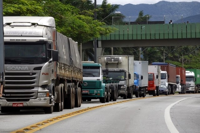 Caminhoneiros autônomos fazem paralisação nacional a partir de segunda