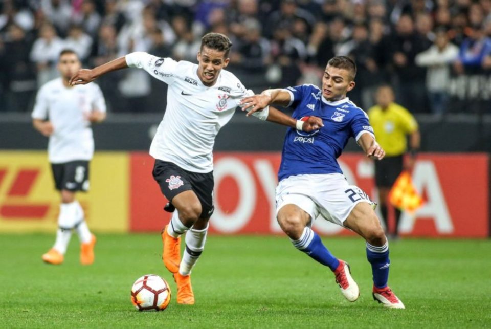 Corinthians perde em estreia de Osmar Loss