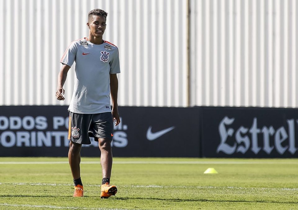 Pedrinho será titular do Corinthians em confronto decisivo pela Copa