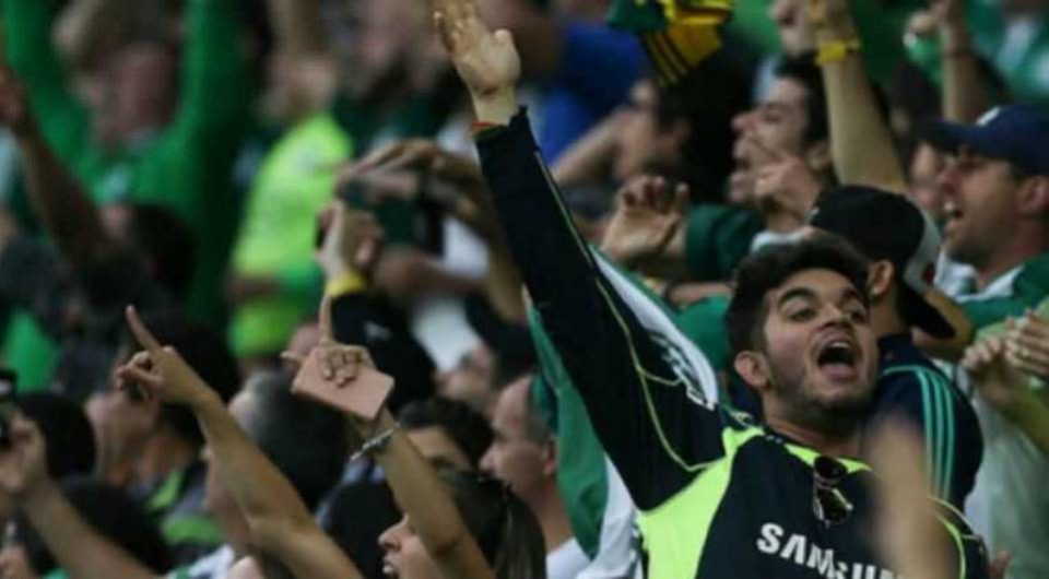 Palmeiras volta aos treinos sem protesto e com Moisés em campo