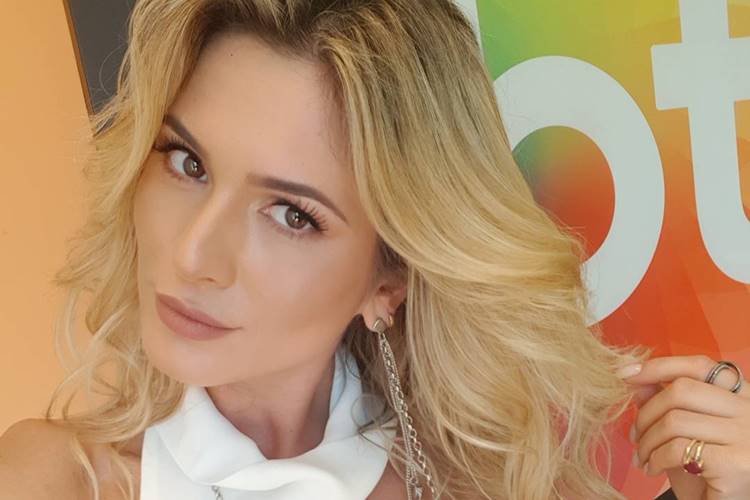 ‘Não é segredo para ninguém’, diz Lívia Andrade sobre rixa com Mara