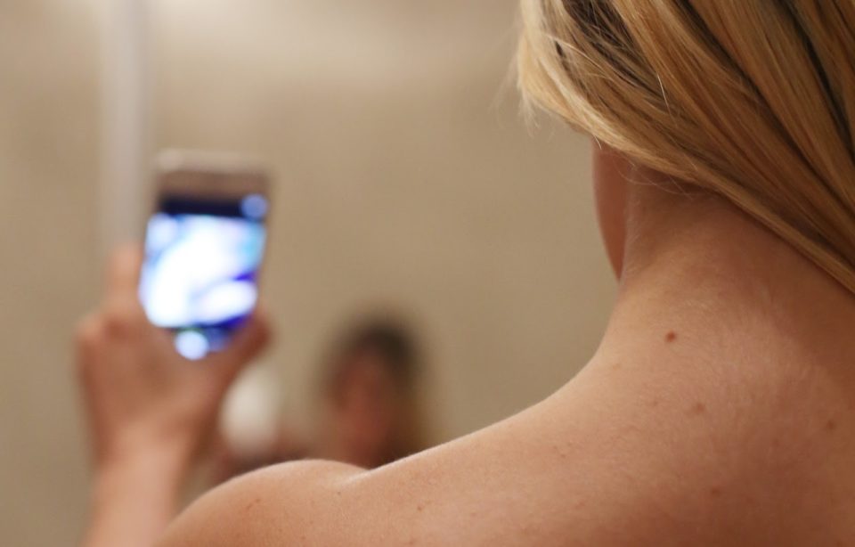 Facebook e Twitter entram em campanha para proteger nudes