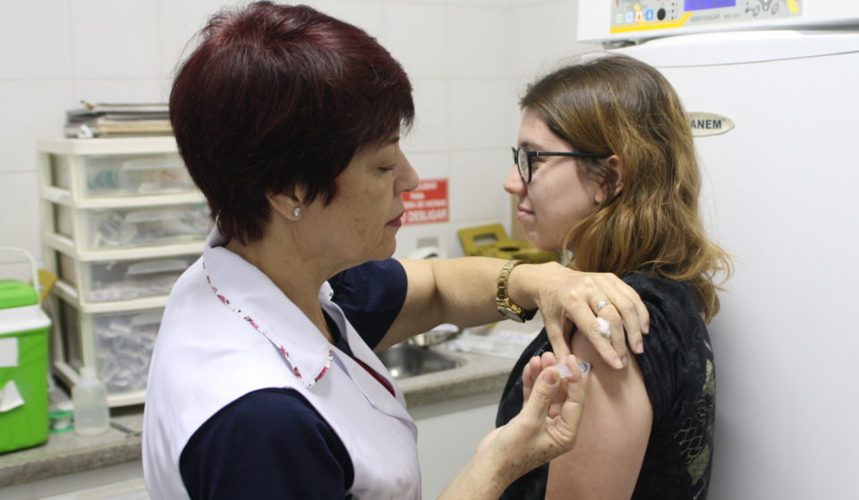 Marília imuniza mais de 17 mil contra a gripe em dez dias