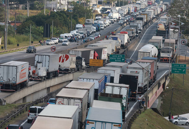 Greve dos caminhoneiros deflagra guerra dos lobbies por benefício fiscal