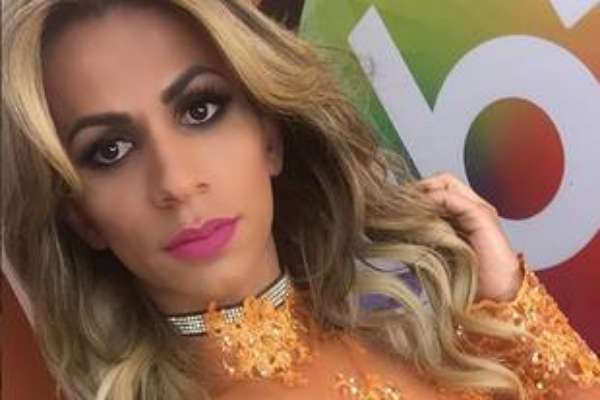 Transexual que enviou vídeo para quadro do ‘JN’ é cover de Joelma