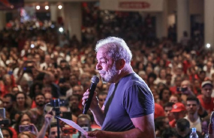 PT comemora liderança de Lula nas intenções de voto no 1º e 2º turno