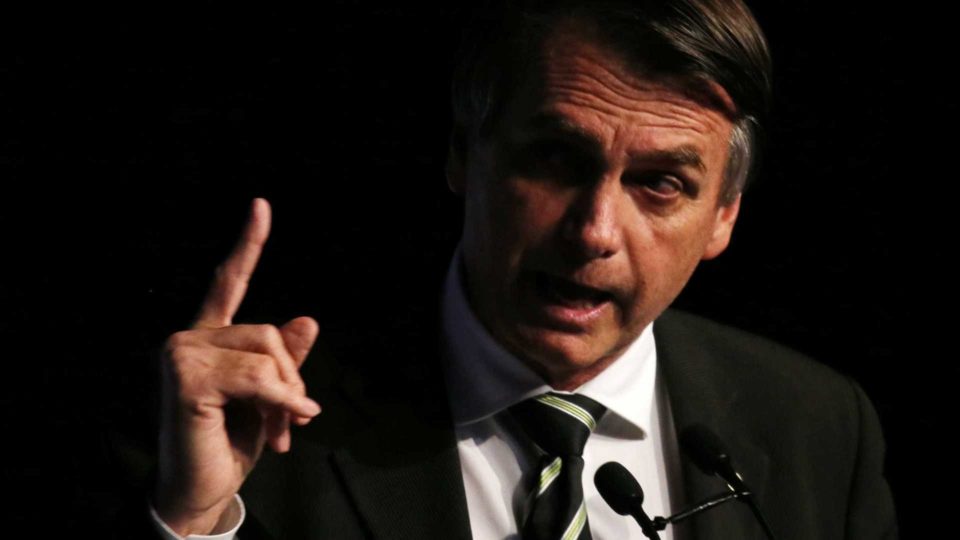 ‘Aqui no Brasil não existe isso de racismo’, diz Bolsonaro