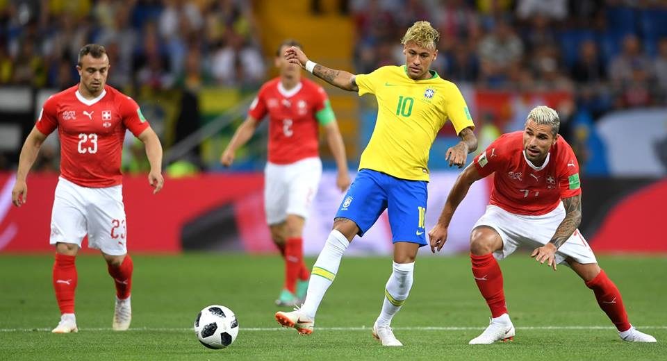 Brasil sai na frente, mas vacila e empata com a Suíça na estreia da Copa