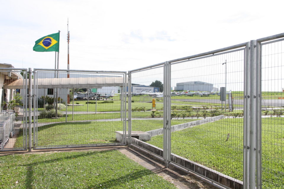 Avião de Zé Neto e Cristiano apresenta problema e pousa em Marília