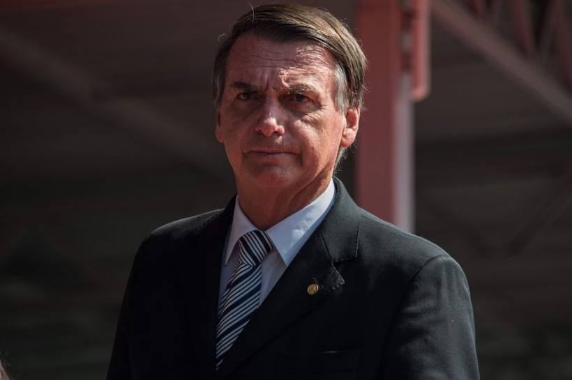 ‘Minha pesquisa é o povo na rua’, diz Bolsonaro sobre rejeição
