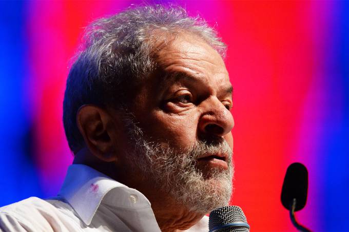 Para especialistas, não há ilegalidade em Lula ser comentarista da Copa