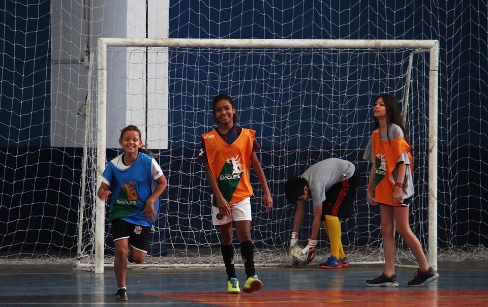 Prefeitura oferece aulas gratuitas de futsal para crianças