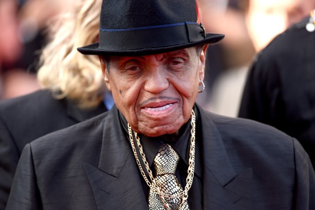 Joe Jackson, pai de Michael Jackson, morre de câncer aos 89 anos