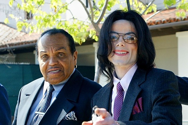 Morto aos 89 anos, Joe Jackson causou traumas no filho