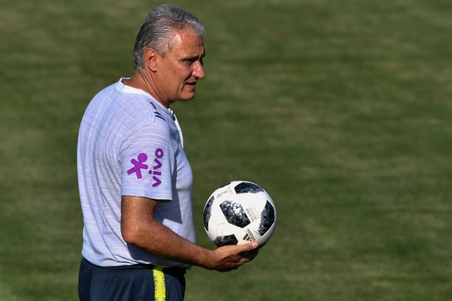 Tite repete escalação e Fred completa uma semana sem treinar