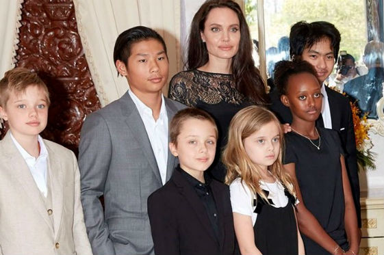 Angelina Jolie pode perder guarda dos filhos