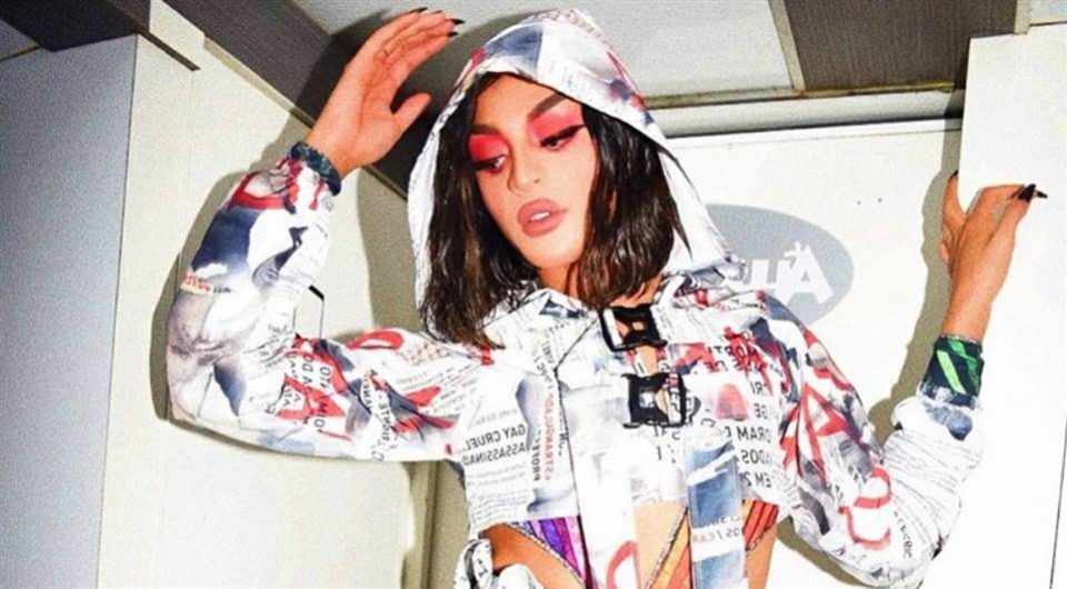 Look de Pabllo Vittar expõe crimes ligados à homofobia na Parada LGBT