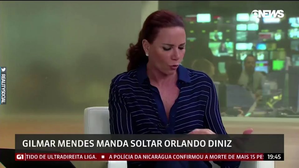 Celular de jornalista da GloboNews toca durante transmissão ao vivo