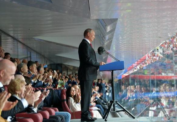 Putin prega ‘paz e entendimento mútuo’ na abertura da Copa