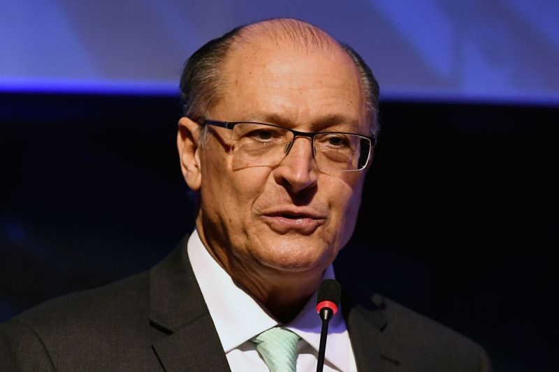 ‘Não há hipótese da volta do imposto sindical’, diz Alckmin na TV