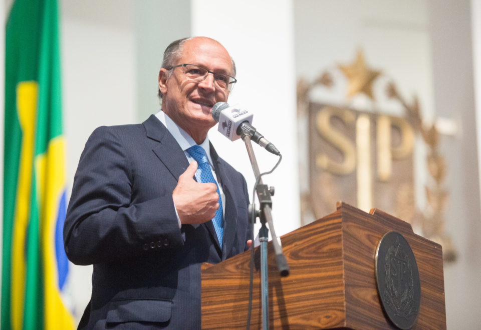 Sem candidato, PRB se aproxima de Alckmin