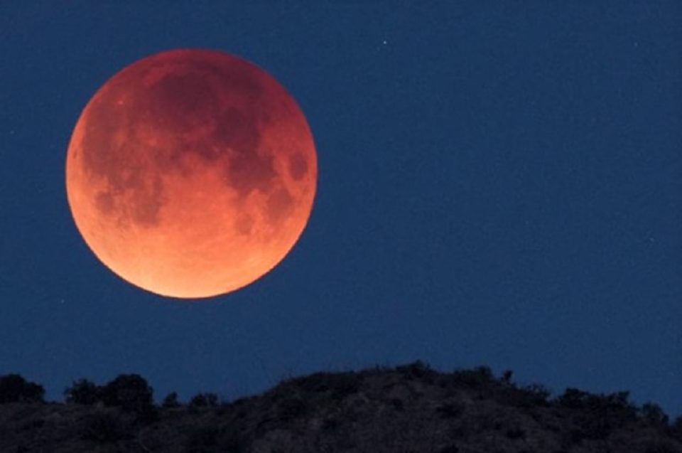 Eclipse lunar mais longo do século acontece essa semana