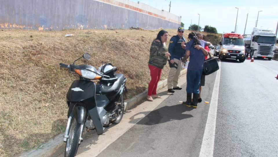 Mulher fica em estado grave após acidente na zona Sul