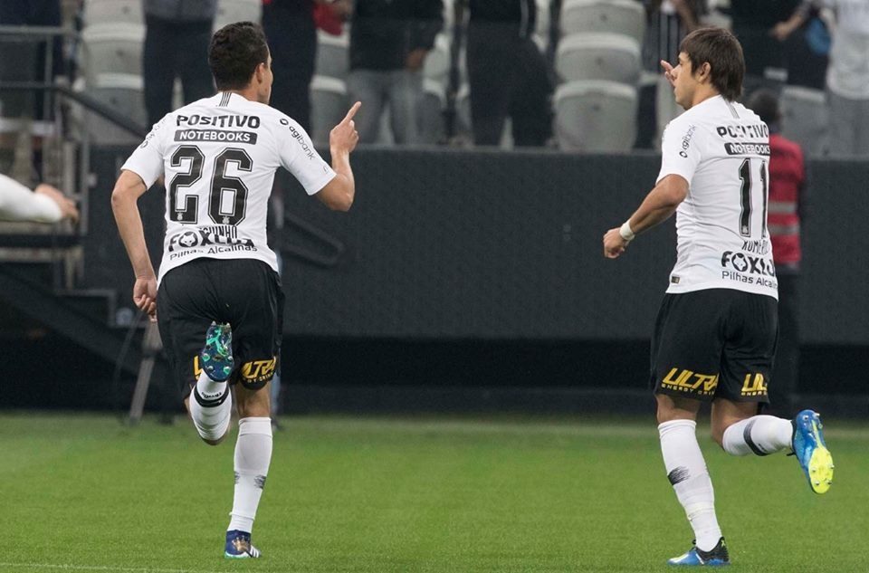 Cássio brilha, Rodriguinho faz golaço e Corinthians derrota o Botafogo