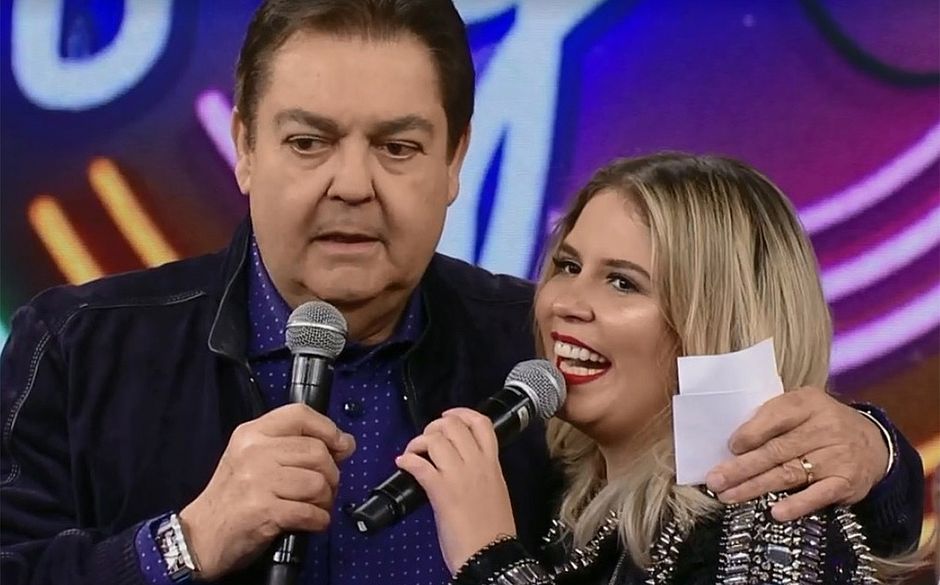 Marília Mendonça provoca Faustão sobre perda de peso