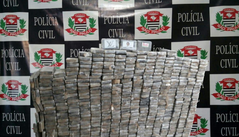 Meia tonelada de cocaína é apreendida em van que passou por Marília