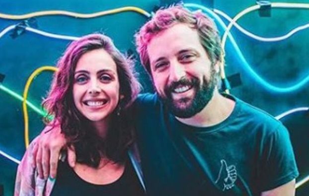 ‘Casamos’, conta Gregório Duvivier em foto com Giovanna Nader