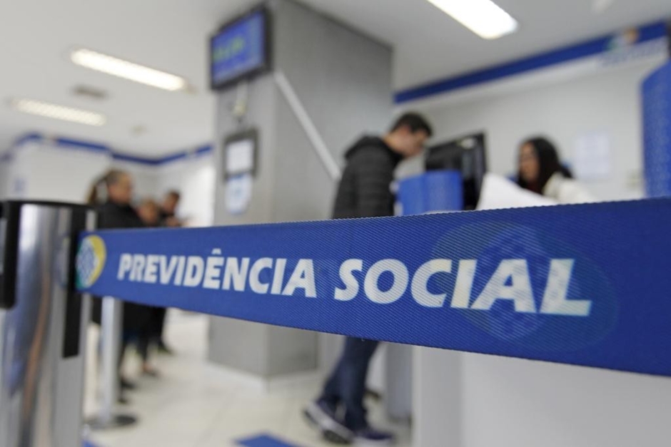 Governo deve cortar mais de R$ 5 bi de benefícios irregulares do INSS