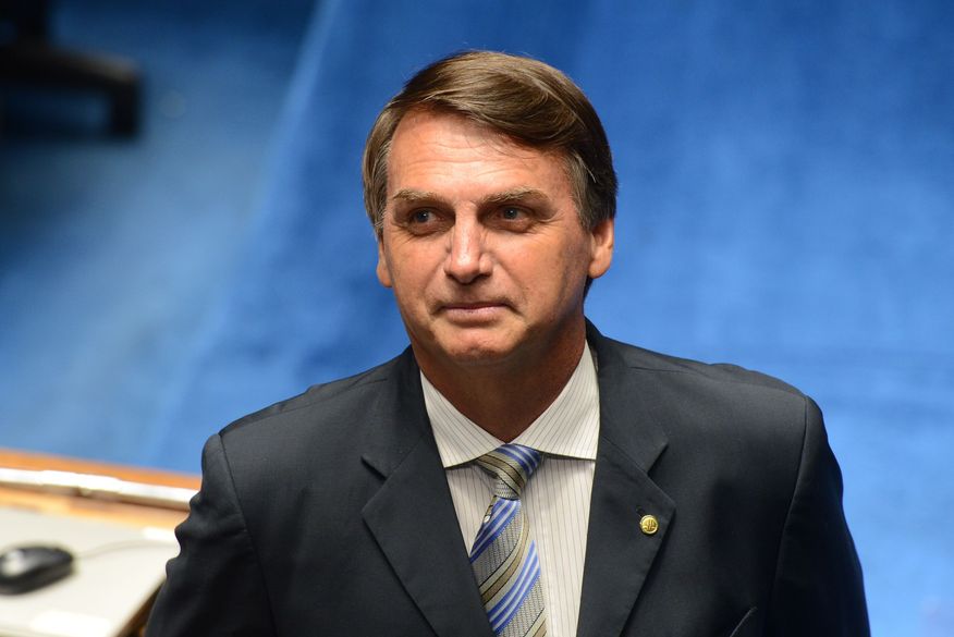 Bolsonaro é oficializado candidato e fala que é o ‘patinho feio’ da eleição