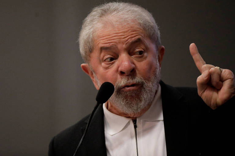 Lula nunca cogitou substituir candidatura, diz advogado