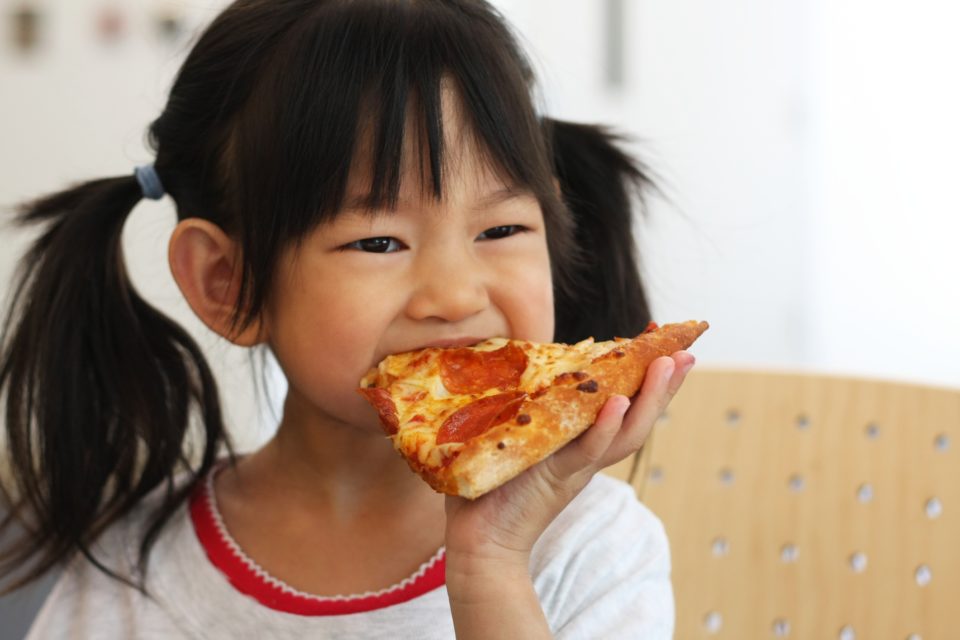 Hábitos da mãe evitam filhos obesos, aponta estudo