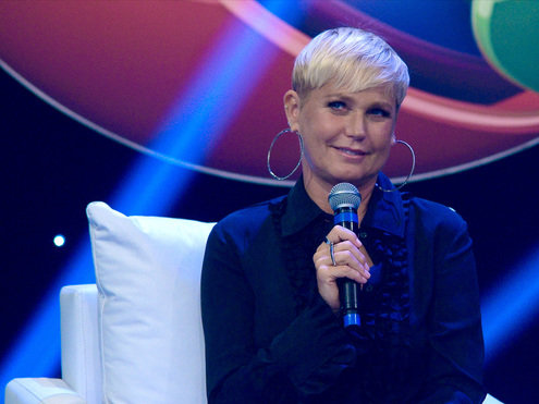 Xuxa responde a fã que pergunta se ela ‘já pegou’ Sérgio Mallandro