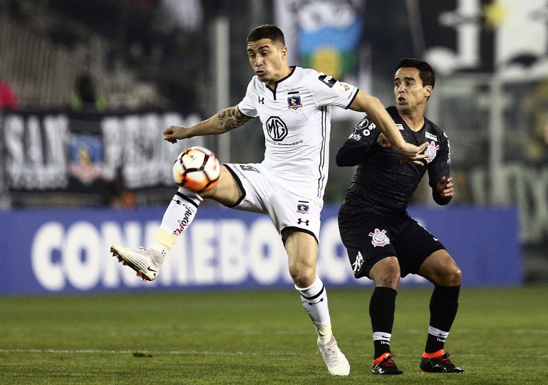 Corinthians não suporta a pressão e perde para o Colo-Colo no Chile