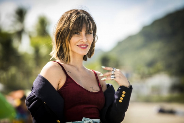 Cleo esquece de assistir à sua própria estreia em novela