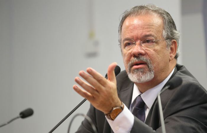 Não cabe ao Brasil recusar abrigo aos venezuelanos, diz Jungmann