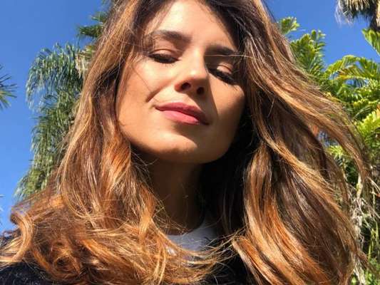 Paula Fernandes revela ter descoberto traição ao mexer em celular de ex