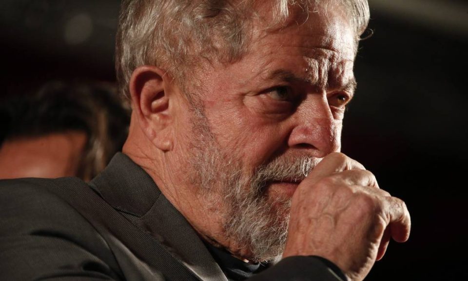PT registrará Lula, mas já planeja sua substituição