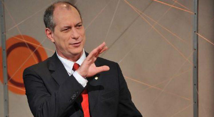 Ciro diz que quer manter distância dos eleitores de Bolsonaro