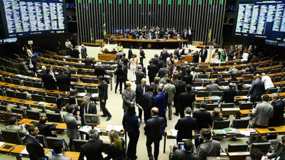 Aumento de receita será votado depois das eleições