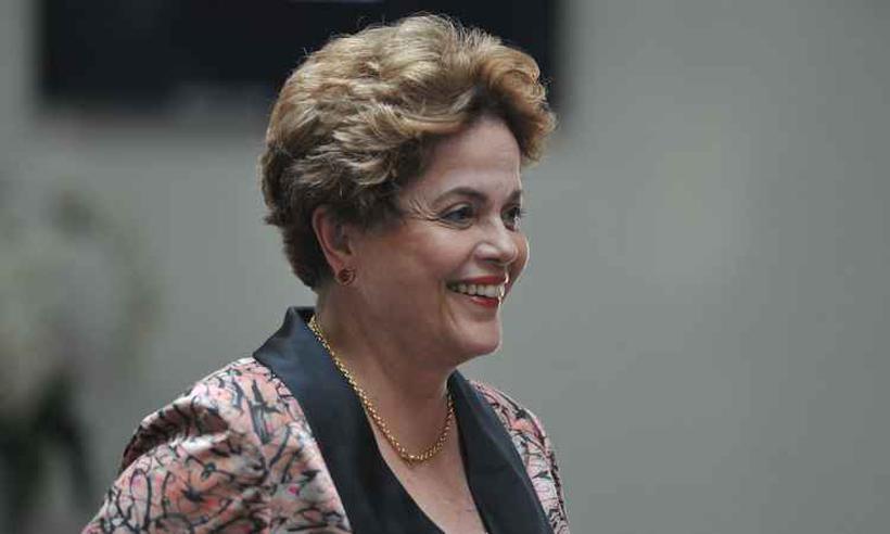 “Não deixa de ser golpe por não ser militar”, diz Dilma na UFMG