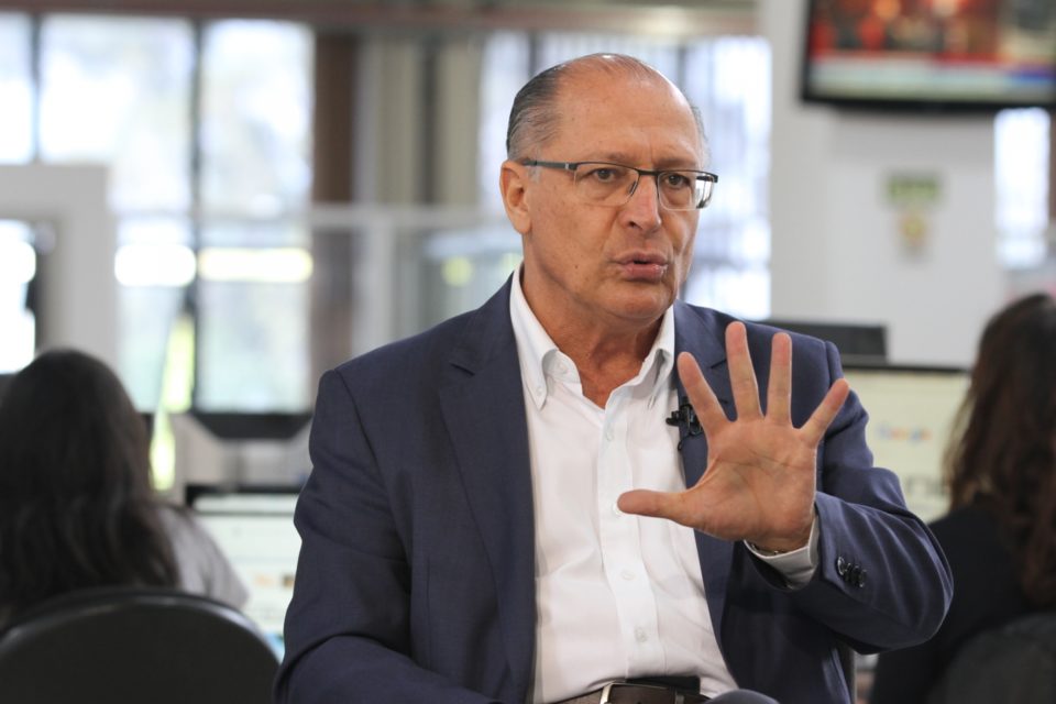Alckmin: precisamos fazer a reforma política; é a primeira das reformas