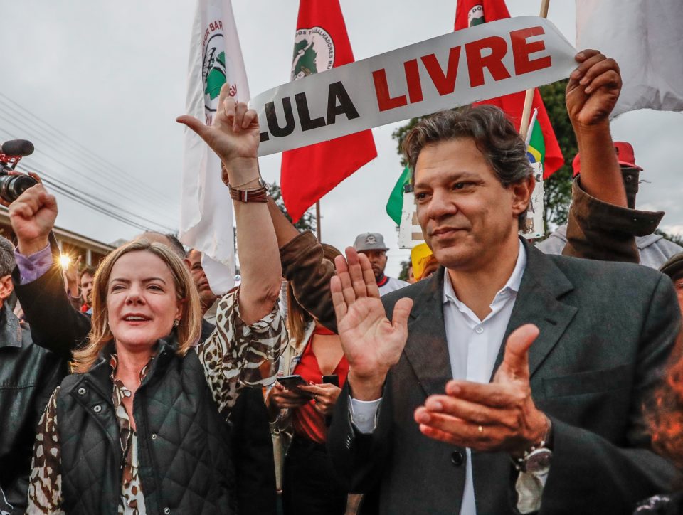 Gleisi e Haddad vão para Curitiba discutir com Lula quem será o vice do PT