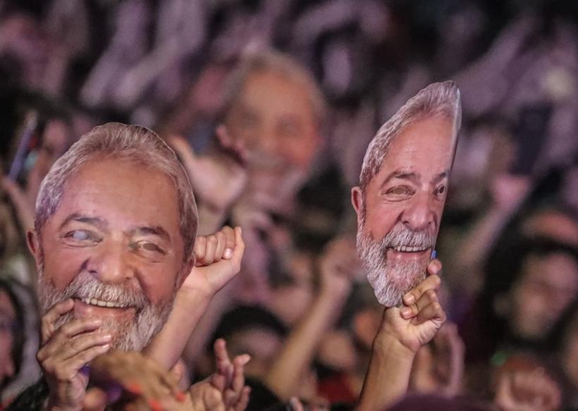 Condenado e preso pela Lava Jato, Lula registra candidatura a presidente