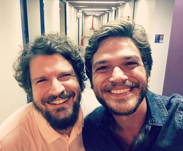 Sósias? Emilio Dantas posta foto com Saulo Fernandes no Instagram